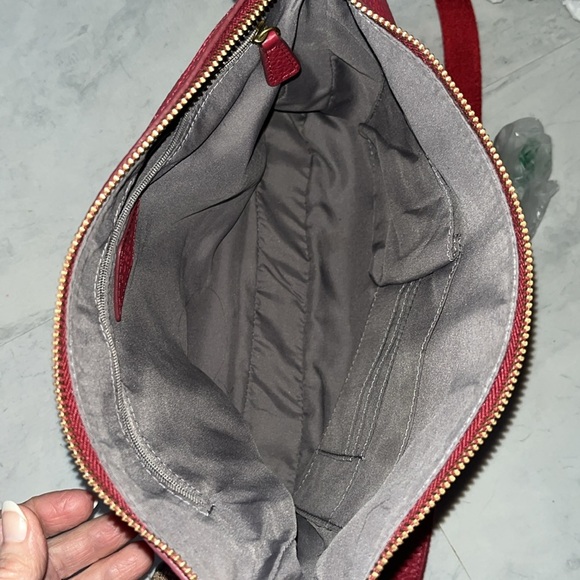 Fossil  Cross, body or shoulder bag  Red genuine pebbled leather  Card slots EUC - Picture 11 of 15